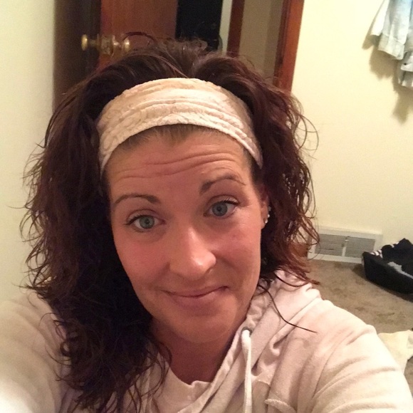 Meet your Posher, Bobbi - Picture 1 of 1